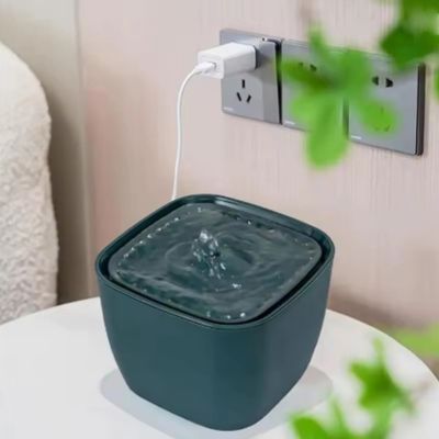 Fontaine à eau pour chat | PIVOINE™ Verte à LED - My Little Kat